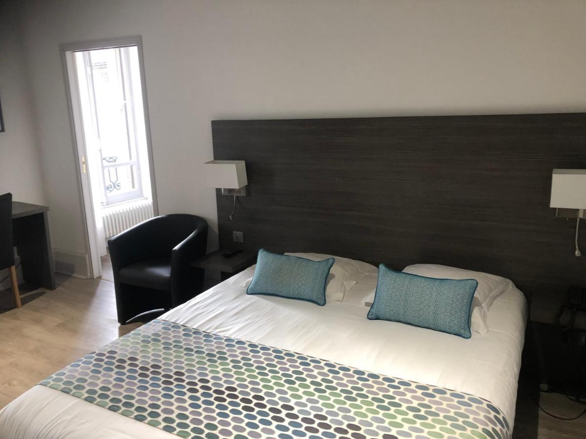 Hotel Montespan Bourbon-lʼArchambault Eksteriør billede