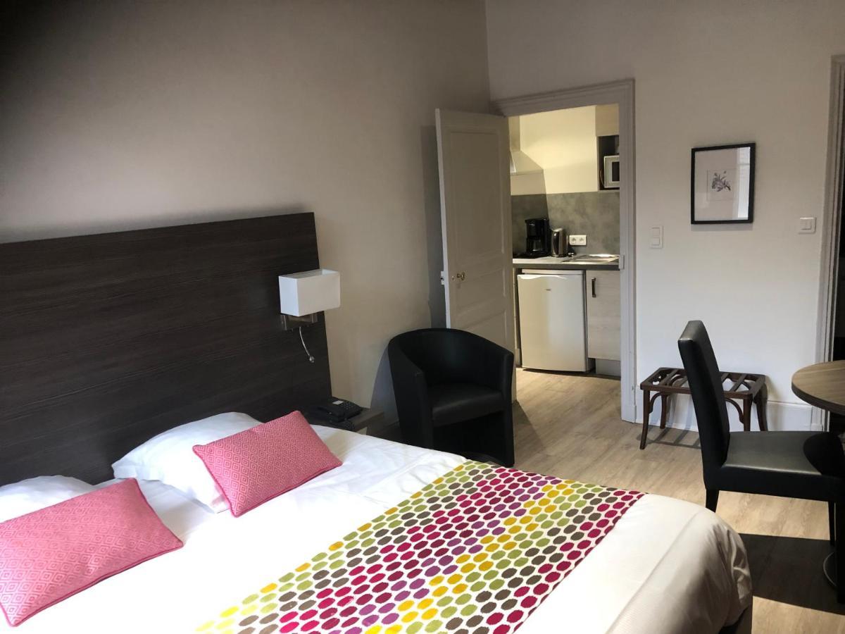 Hotel Montespan Bourbon-lʼArchambault Eksteriør billede