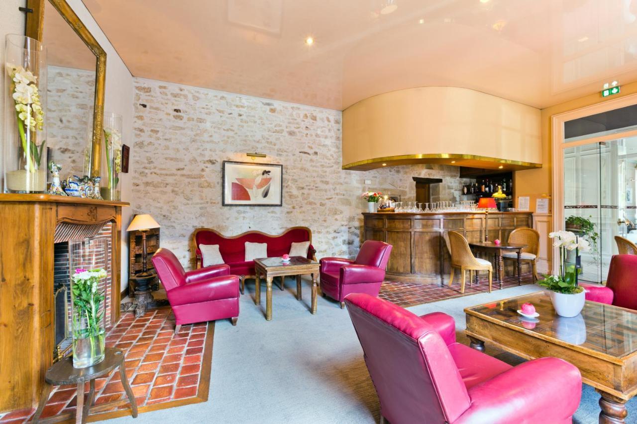 Hotel Montespan Bourbon-lʼArchambault Eksteriør billede
