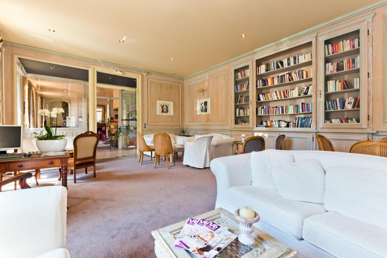 Hotel Montespan Bourbon-lʼArchambault Eksteriør billede